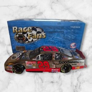 2001 Kevin Harvick Goodwrench Looney Tunes RFO Action Chrome 1/24 1/3504 NASCAR